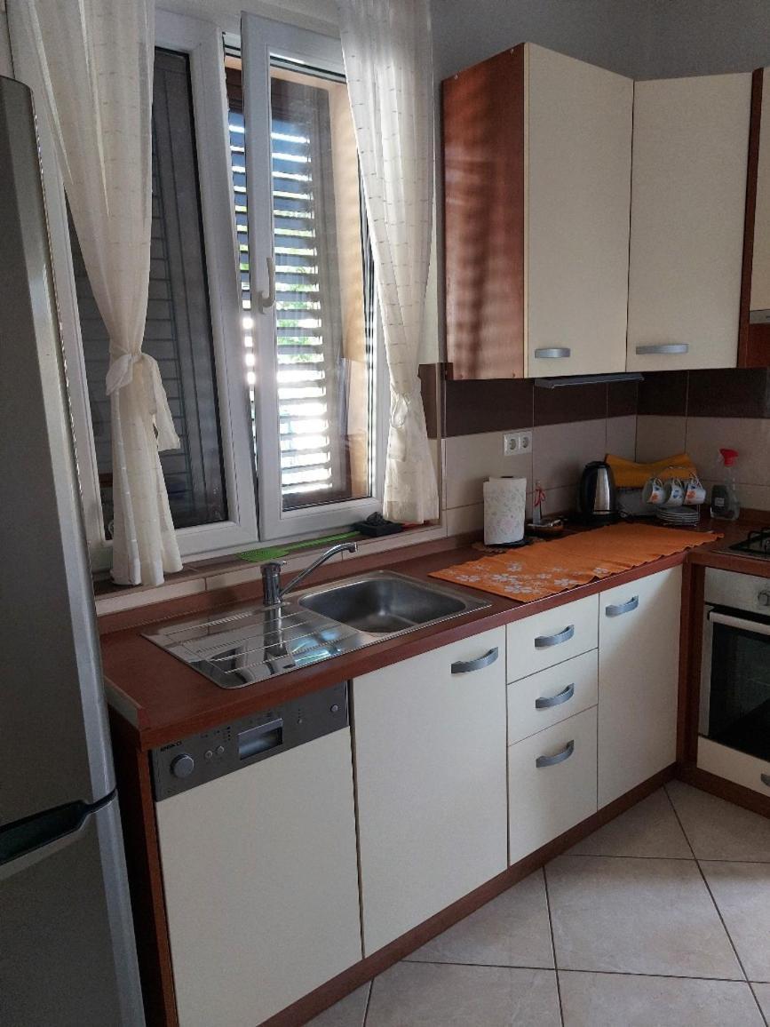 Apartments Nela イェルサ 部屋 写真